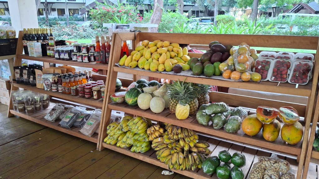 Nutrition Month Starts with Fresh and Healthy Choices at the Weekend Market