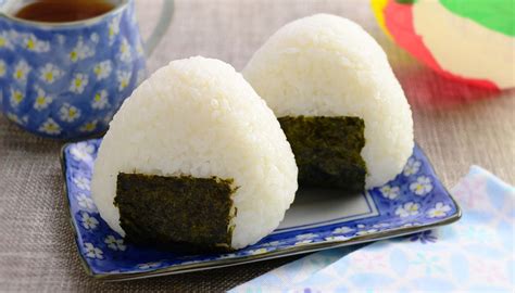 How to Make Onigiris at Home